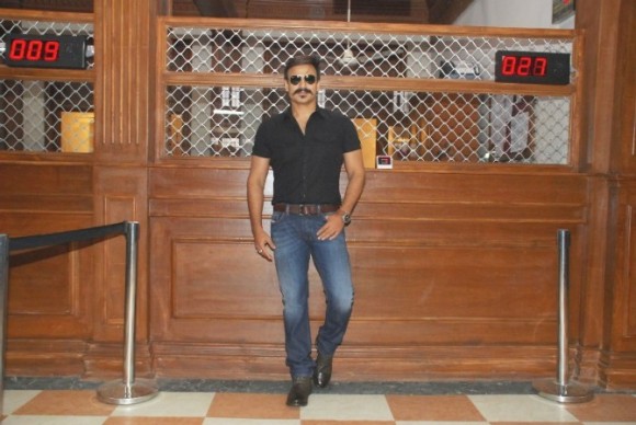 Bank Chor Movie Story, Star Cast, Release Date, Photos with Full Details