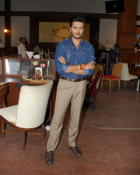 Bank Chor Movie Story, Star Cast, Release Date, Photos with Full DetailsBank Chor Movie Story, Star Cast, Release Date, Photos with Full Details